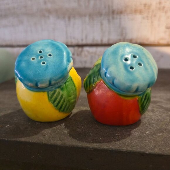 Vintage anthropomorphic fruit face salt & pepper shakers kitschy decor novelty - Picture 6 of 10